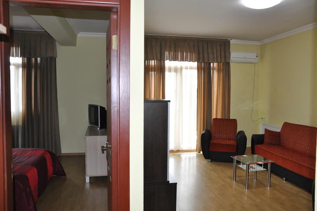 Prestige Hotel Batumi Værelse billede