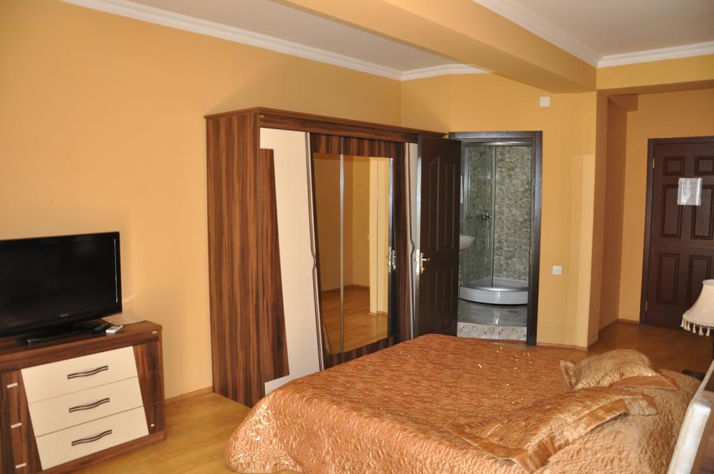 Prestige Hotel Batumi Værelse billede